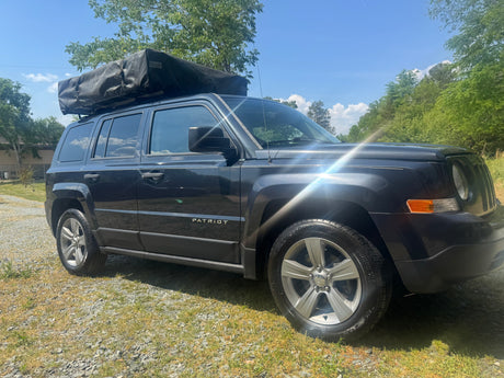 2016 Jeep Patriot with Fold out Roof Tent