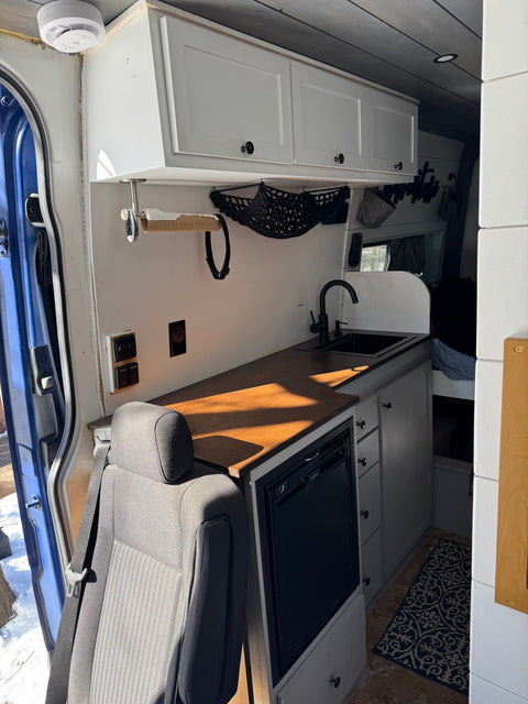 Charming Adventure Van – Off-Grid Ready & Adventure-Tested! — photo 5