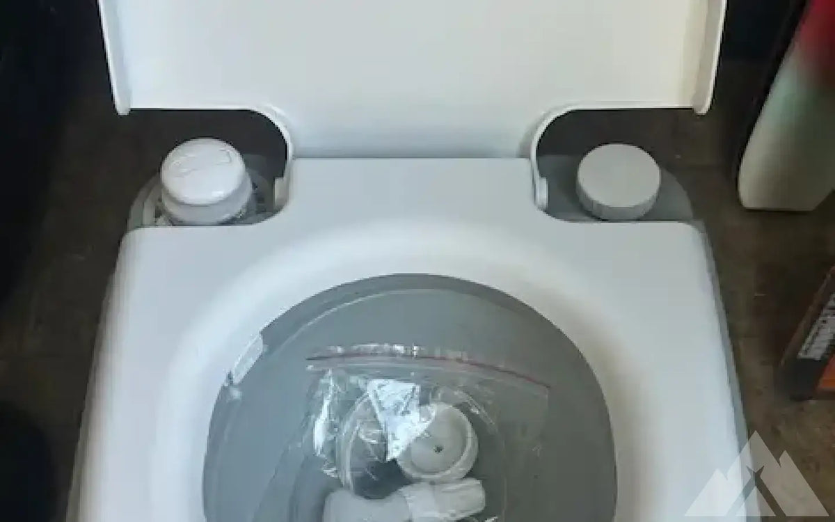 Portable camping toilet — new showers & toilets for sale — photo 1