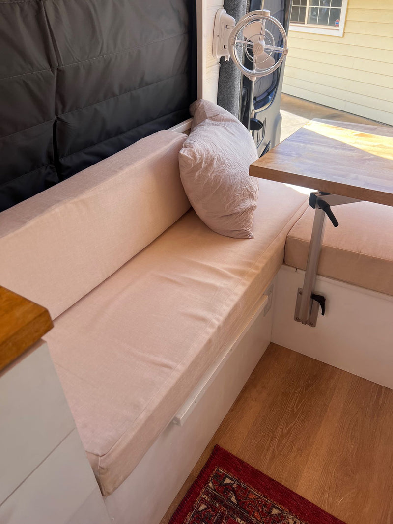  revealing its bed — photo 8