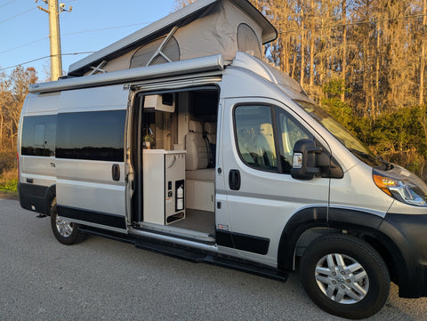 2023 Class B - A/C, 100 mi/day Luxury Van Pop Top — photo 4