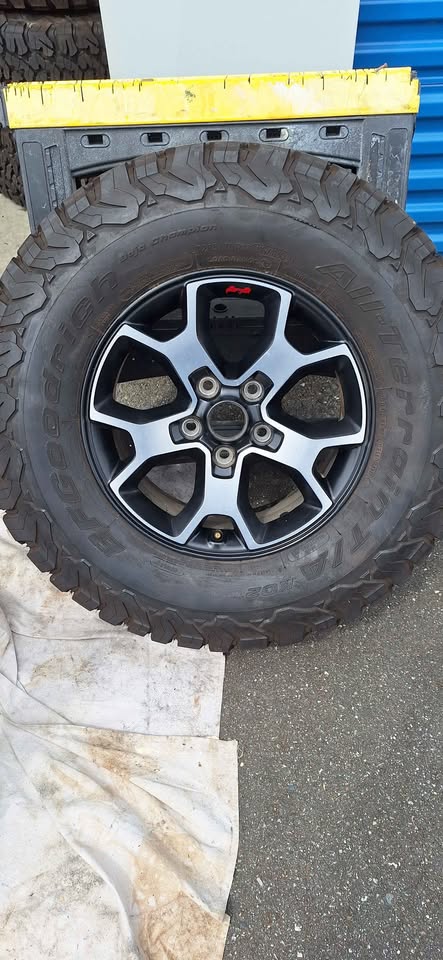 BF GOODRICH KO2 5 wheels and tires T285/70/R17 in Arlington, WA (photo 8) — photo 8