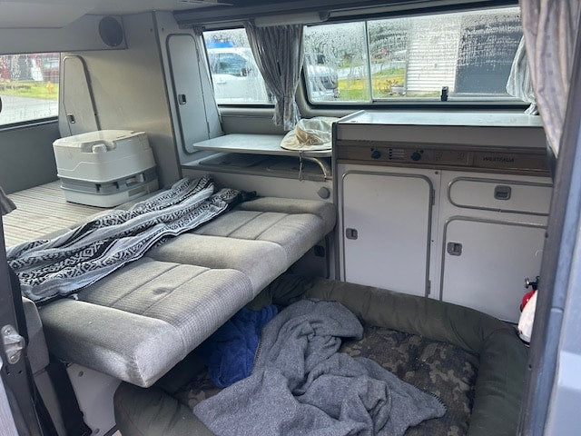 an ideal RV rental with a pop-top roof — photo 3