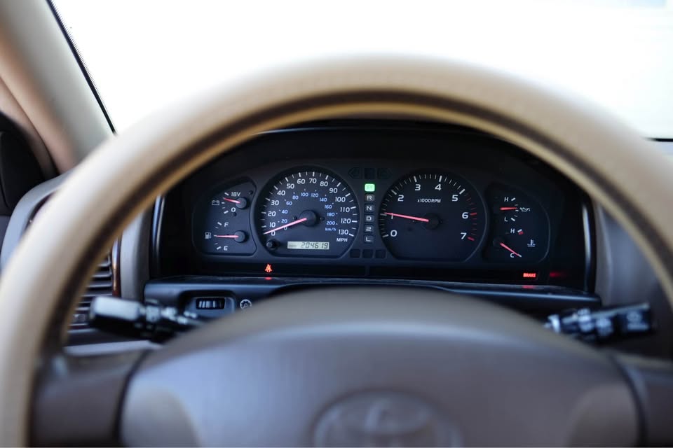2000 Toyota Landcruiser · Sport Utility 4D in Hillsboro, OR (photo 9) — photo 9