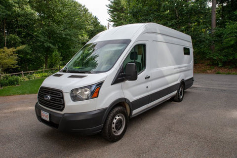 Ultimate Adventure Van with AC & Hot Shower, Battery bank, Queen Bed — photo 2
