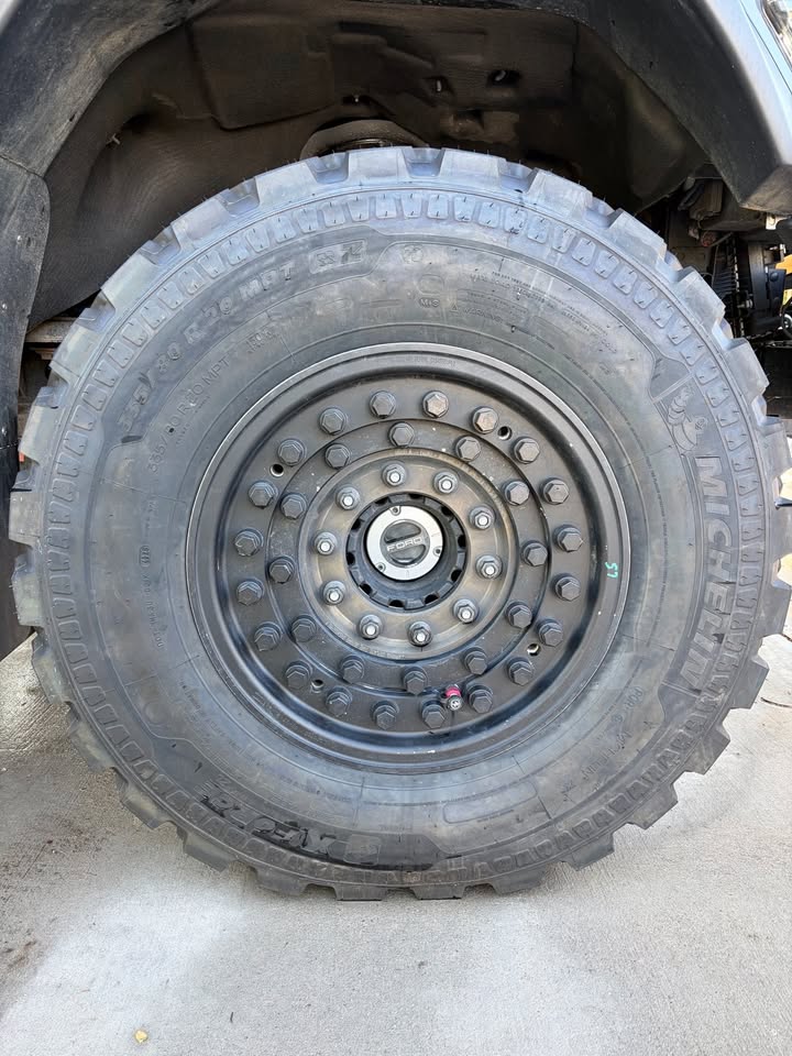 2022 Ford earthroamer lti f-550 super duty in Longmont, CO (photo 8) — photo 8