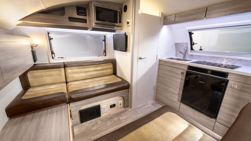 Lightweight Retro Style Camper — photo 16