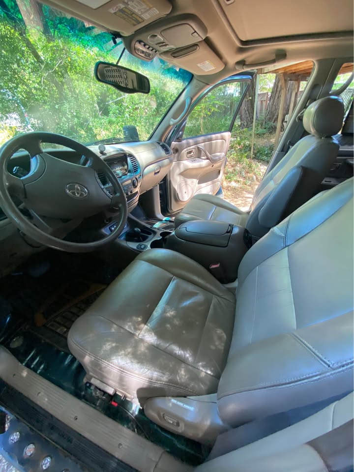2003 Toyota Sequoia Limited 4WD in Nevada City, CA (photo 6) — photo 6
