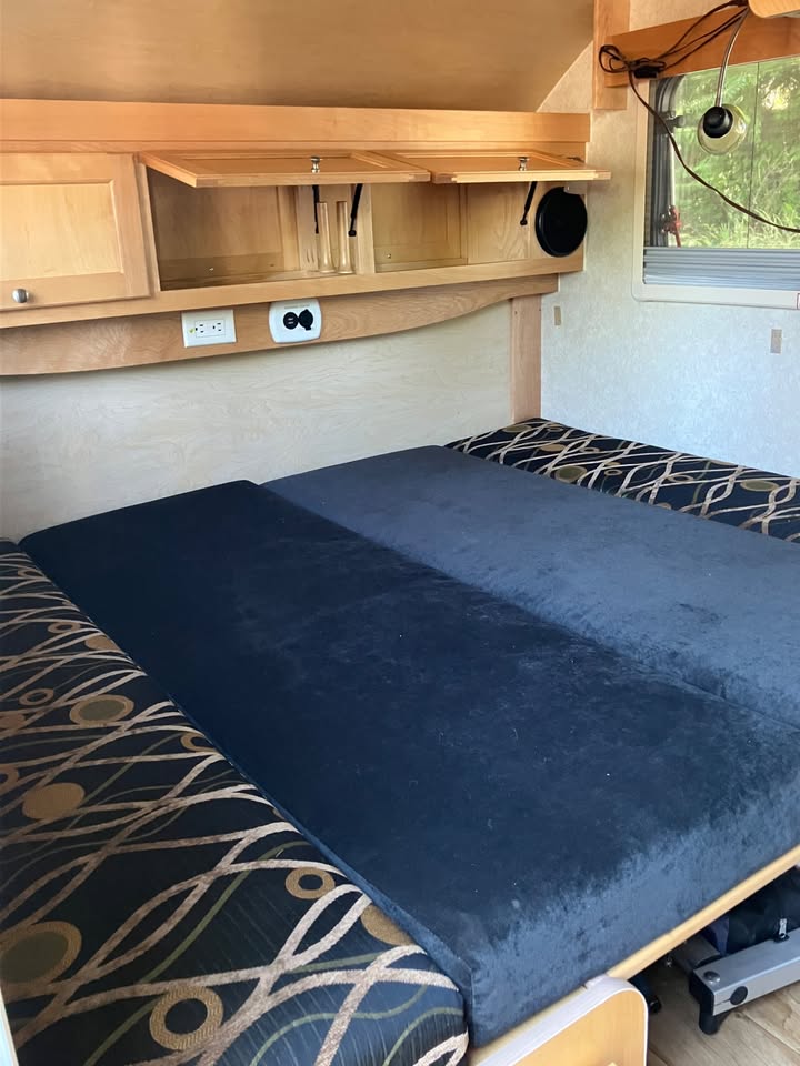 2017 T@b by NuCamp t@b 320-c (clamshell kitchen) in Portland, OR (photo 7) — photo 7