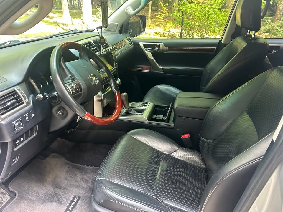 2013 Lexus GX460 in Chapel Hill, NC (photo 9) — photo 9