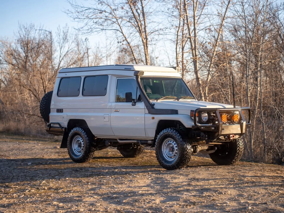 2000 Toyota land cruiser hzj78 troop carrier in Boise, ID (photo 2) — photo 2