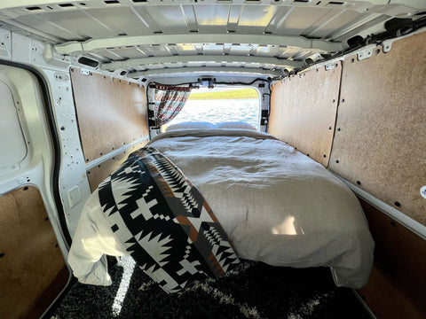 2015 Nissan NV 1500 — photo 2