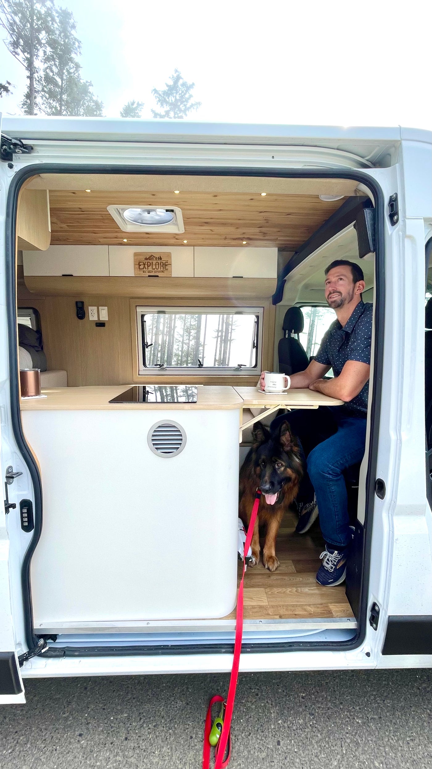 "Ramrod" 2022 Promaster, 3-4 days off grid! Hot shower! Luxury Amenities — photo 18