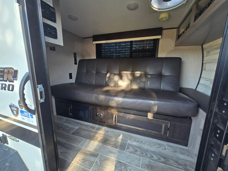  ready for your RV rental outdoor adventure.|Stylish Jay Feather Micro travel trailer — photo 4