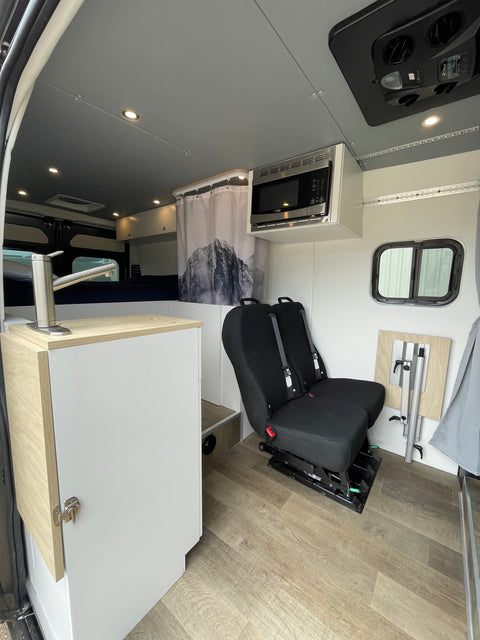 "Boulder" GoRoameo Travel Suite - Seats 4 Sleeps 2 adults and 2 kids (ages — photo 2
