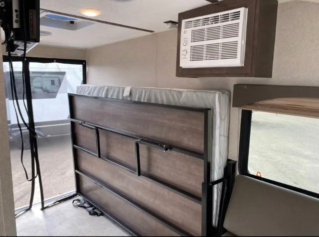 Adventure Ready 2022 Sunset Park SunRay 139 RV Camper — photo 2