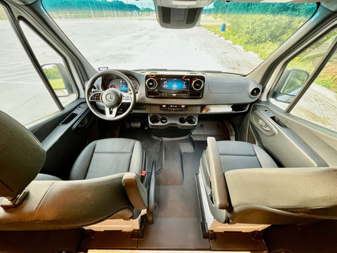 2021 Mercedes-Benz Sprinter 2500-170 Full Off-Grid Custom Camper Van — photo 2