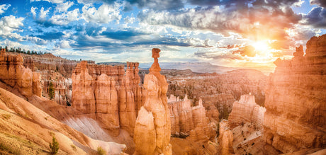Explore Bryce Canyon's stunning hoodoos & sunset via RV rental. Ideal for scenic national park adventures!