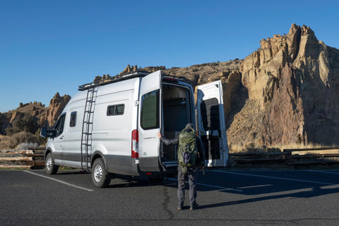 2021 Ford Transit AWD, 200 miles a day, Hot indoor shower, roof deck overland rental