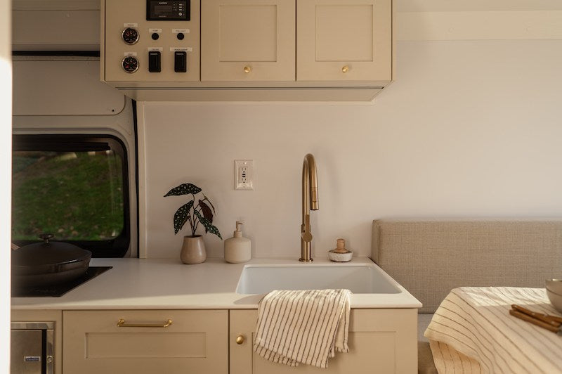 Custom Built Luxury Home On Wheels! — photo 7