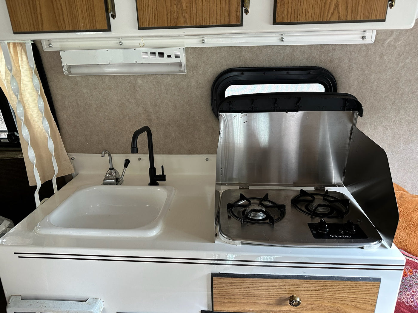 Scamp 13' Travel Trailer (2011) — photo 13
