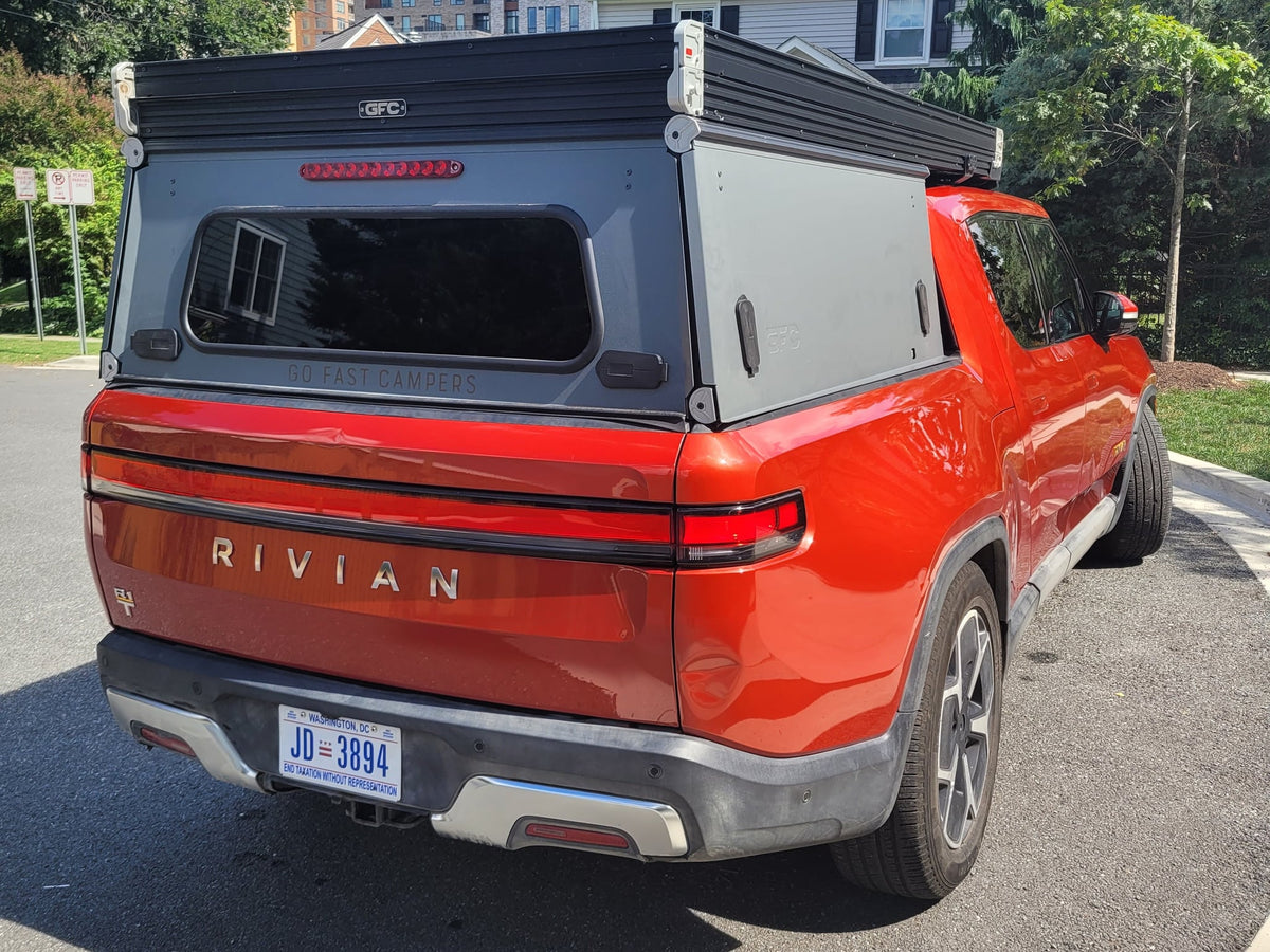  parked on asphalt — photo 7