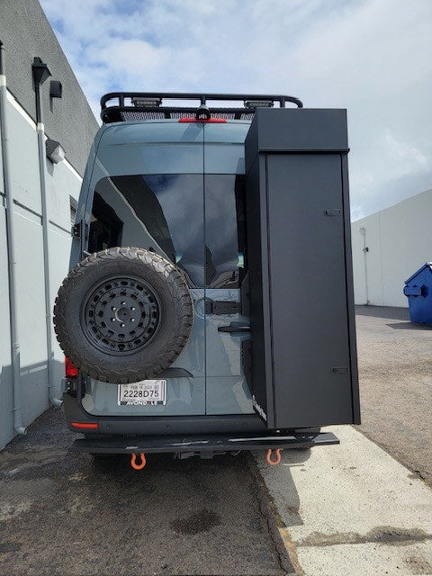 Vanny DeVito - '23 New Custom Off-Road 4-Season 4x4 Sprinter — photo 2