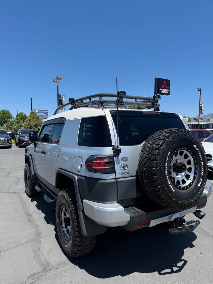 2008 Toyota FJ Cruiser — photo 6