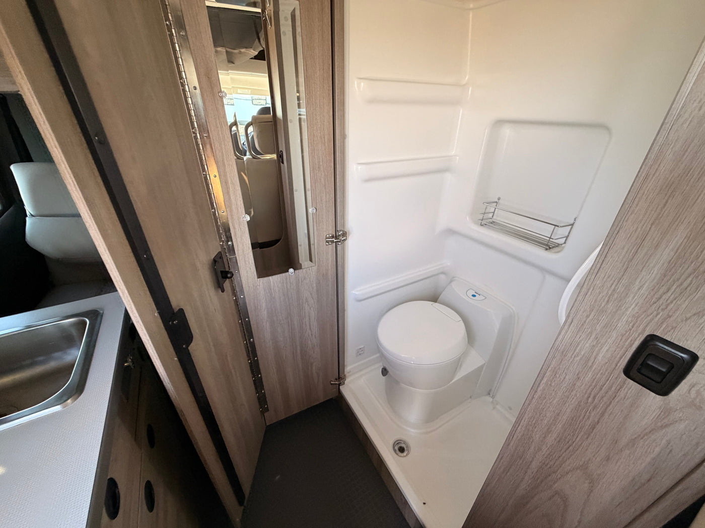 2021 Winnebago Solis 59P — photo 5