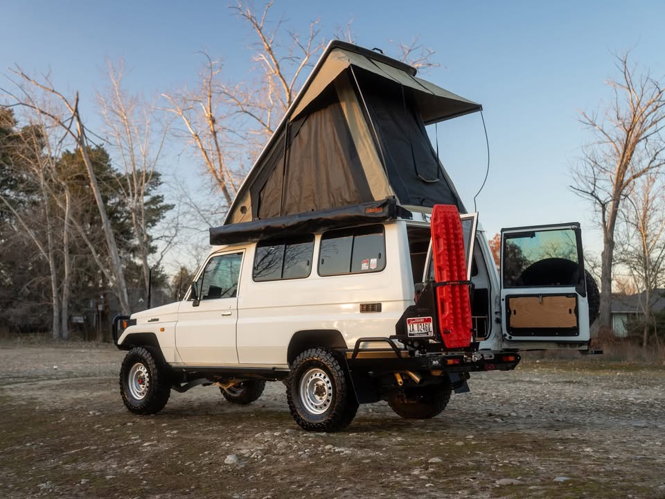 2000 Toyota land cruiser hzj78 troop carrier in Boise, ID (photo 6) — photo 6