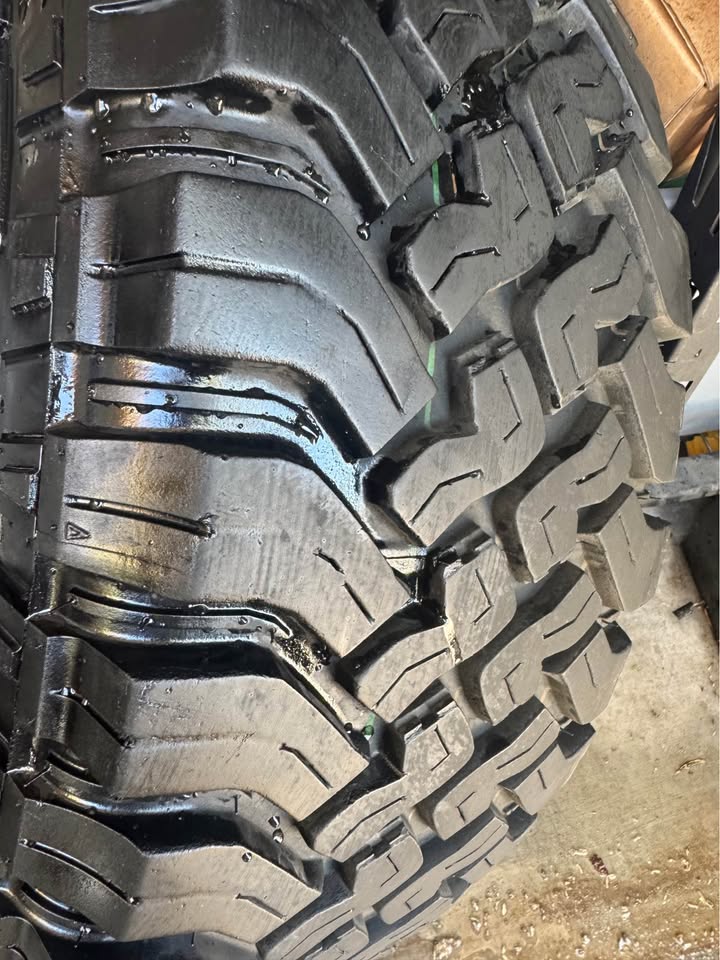 !!!EXCELLENT!!! Falken Wildpeak M/T Tires on Jeep Wheels 17in … all 5 in great condition in Tucson, AZ (photo 4) — photo 4