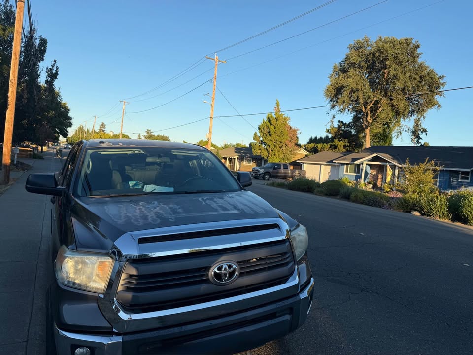 2014 Toyota Tundra CrewMax in Dixon, CA (photo 5)
