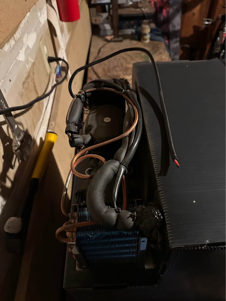 Dometic 12v Fridge/Freezer in South Lake Tahoe, CA (photo 8) — photo 8