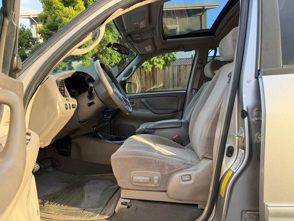 2002 Toyota Sequoia · 2002 Toyota Sequoia SR5 in Los Gatos, CA (photo 11) — photo 11
