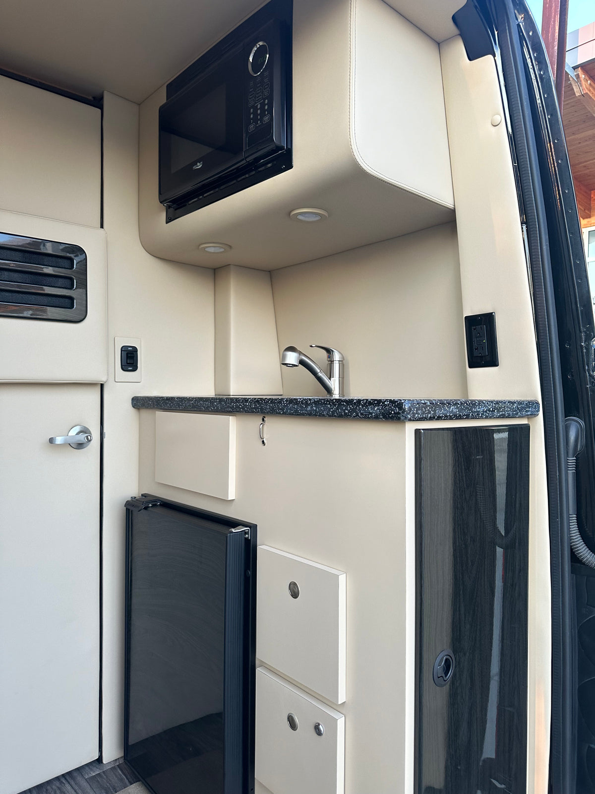 Mercedes Benz Day Cruiser — photo 20