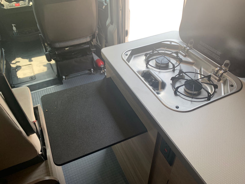  and overhead storage.|Explore the cozy interior of this RV rental — photo 4