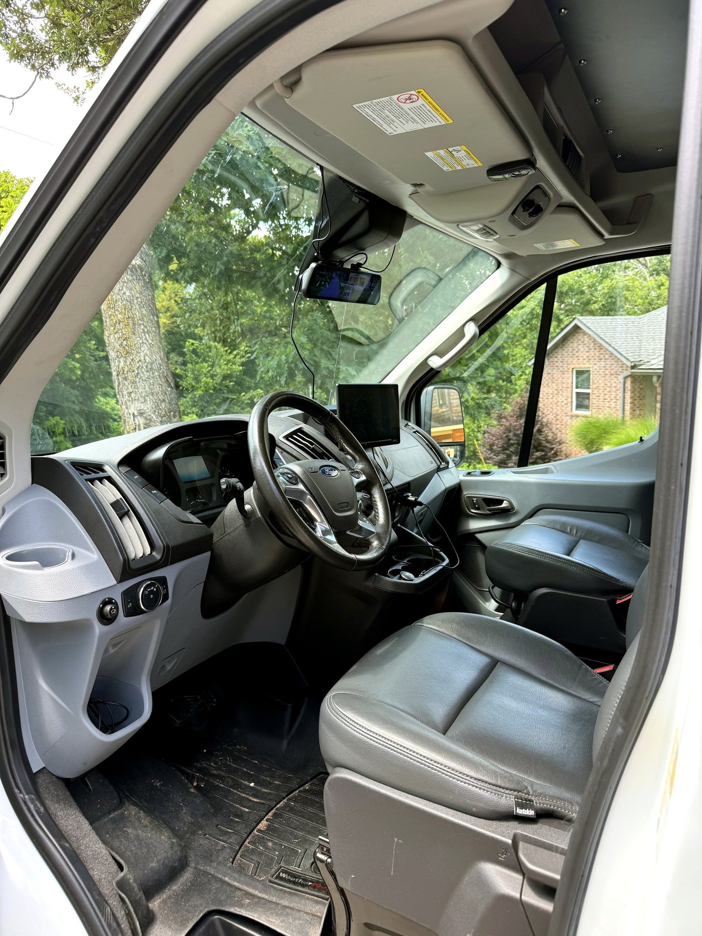 VanDoit LIV — Off-Grid Camper Van — photo 7