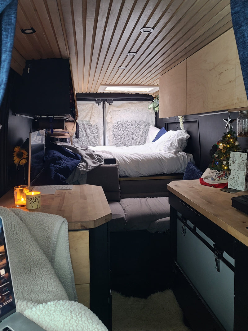 Lux Campervan | Starlink | Offgrid 2 Weeks | 4 Seasons | Huge Kitchen — photo 12
