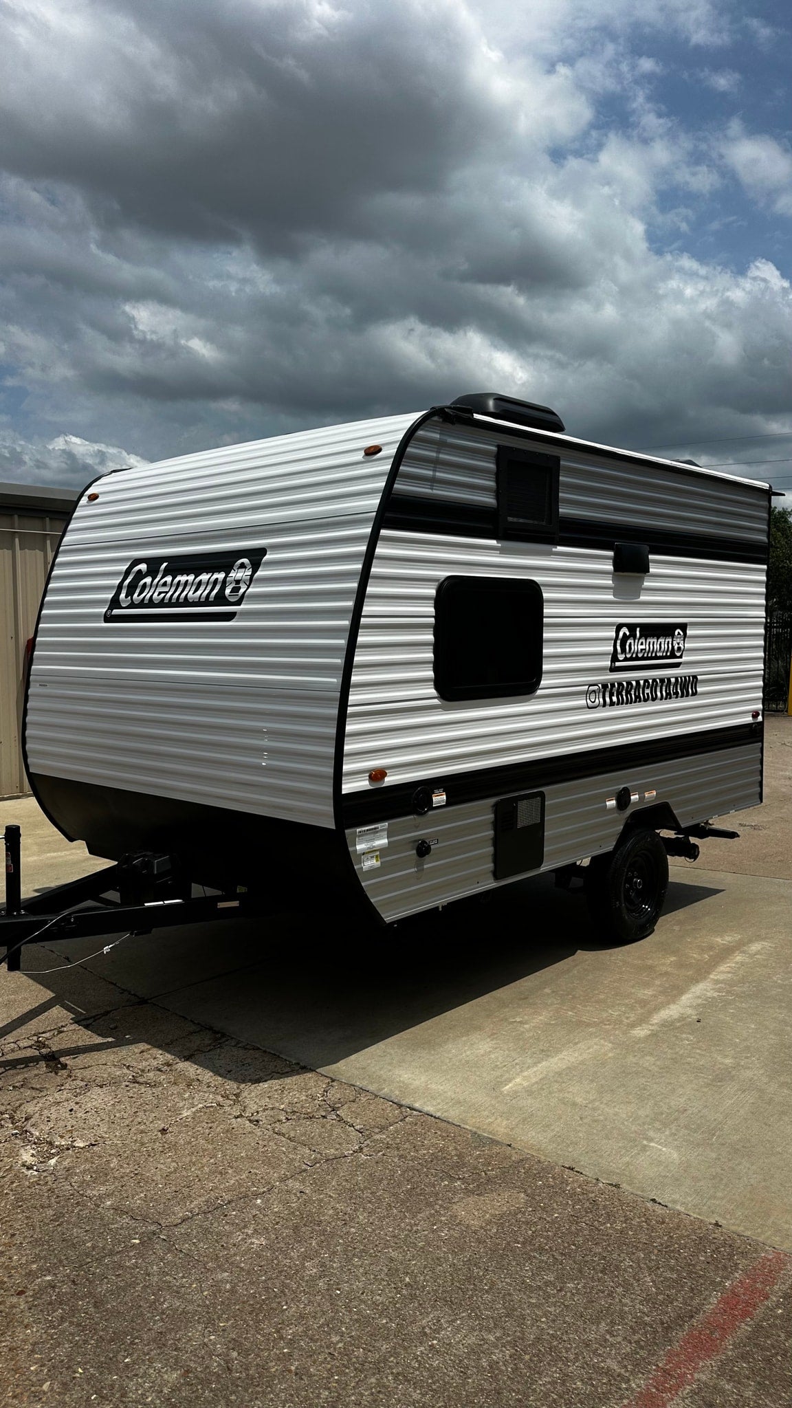  perfect for camping.|This Coleman travel trailer — photo 3