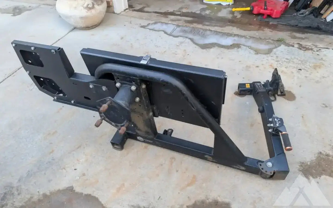 RIG'd UltraSwing -Hitch mount swing out spare tire — used tire carriers & swing outs for sale (photo 4) — photo 4