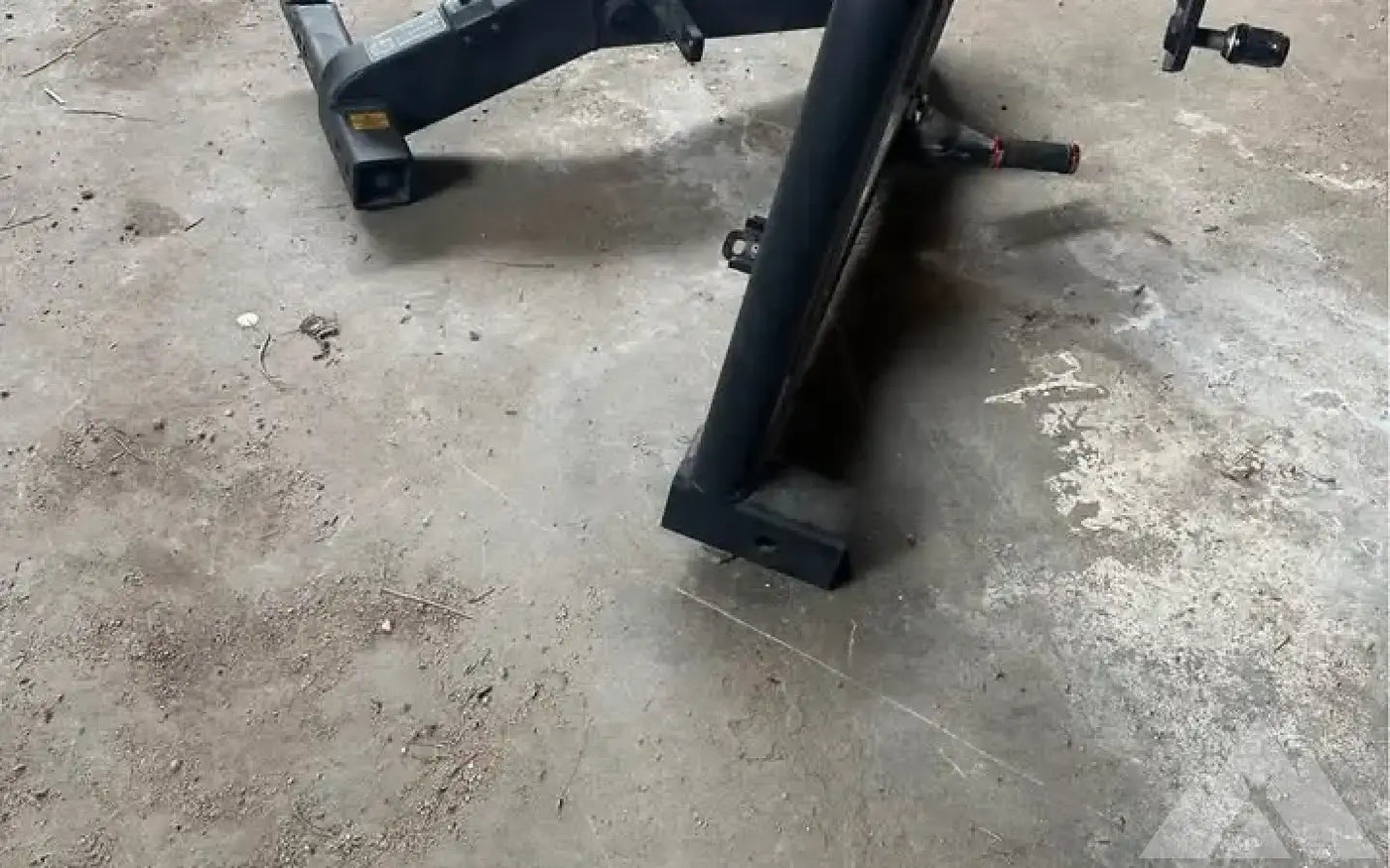 RIG'd Ultraswing hitch spare tire carrier — used tire carriers & swing outs for sale (photo 3) — photo 3