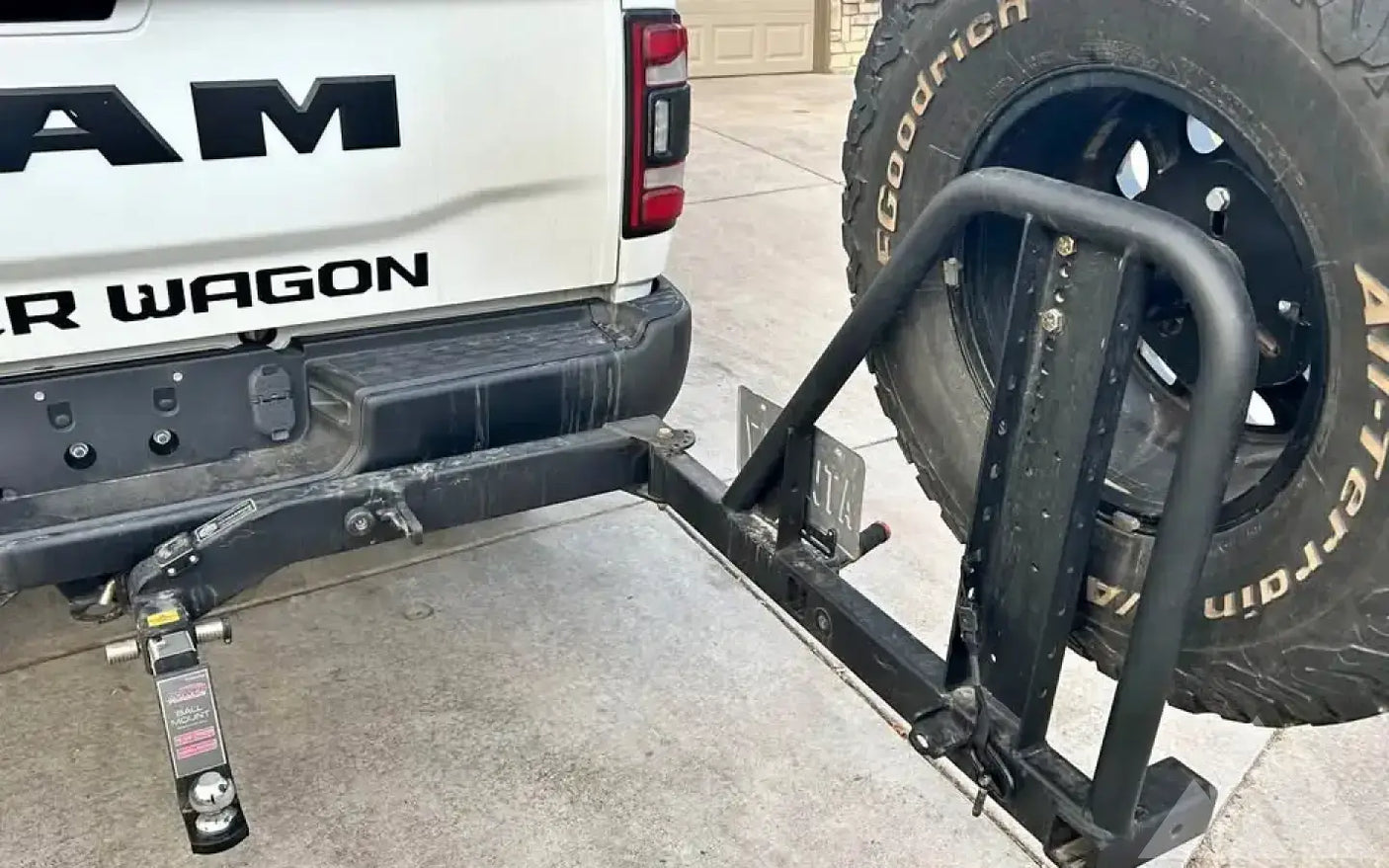 RiG’d UltraSwing MEGA-FIT — used tire carriers & swing outs for sale