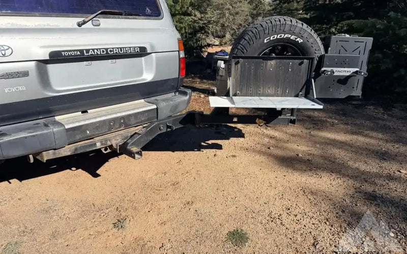 RiG’d Ultraswing Multi-Fit Spare Tire Hitch Mount — used tire carriers & swing outs for sale (photo 2) — photo 2