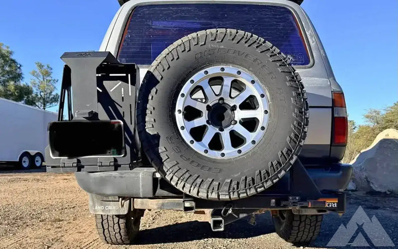 RiG’d Ultraswing Multi-Fit Spare Tire Hitch Mount — used tire carriers & swing outs for sale — photo 1