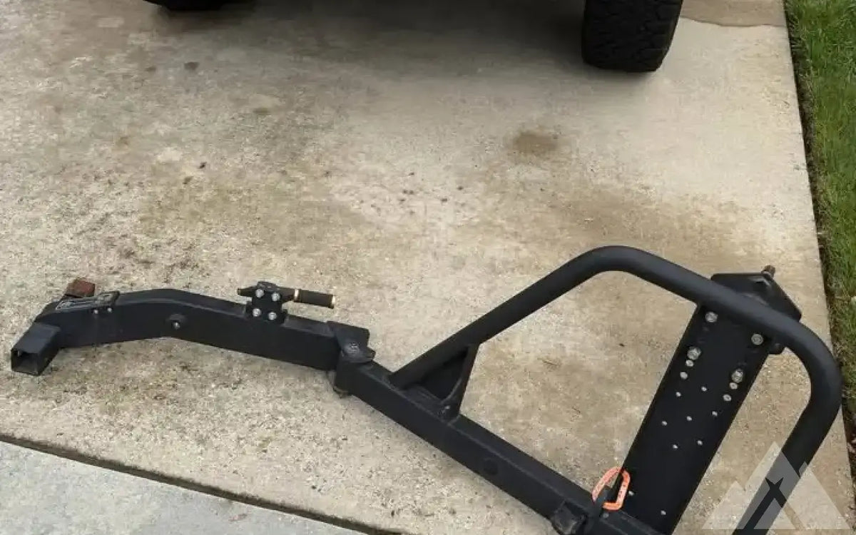Rigd short fit tire carrier — used tire carriers & swing outs for sale (photo 2) — photo 2