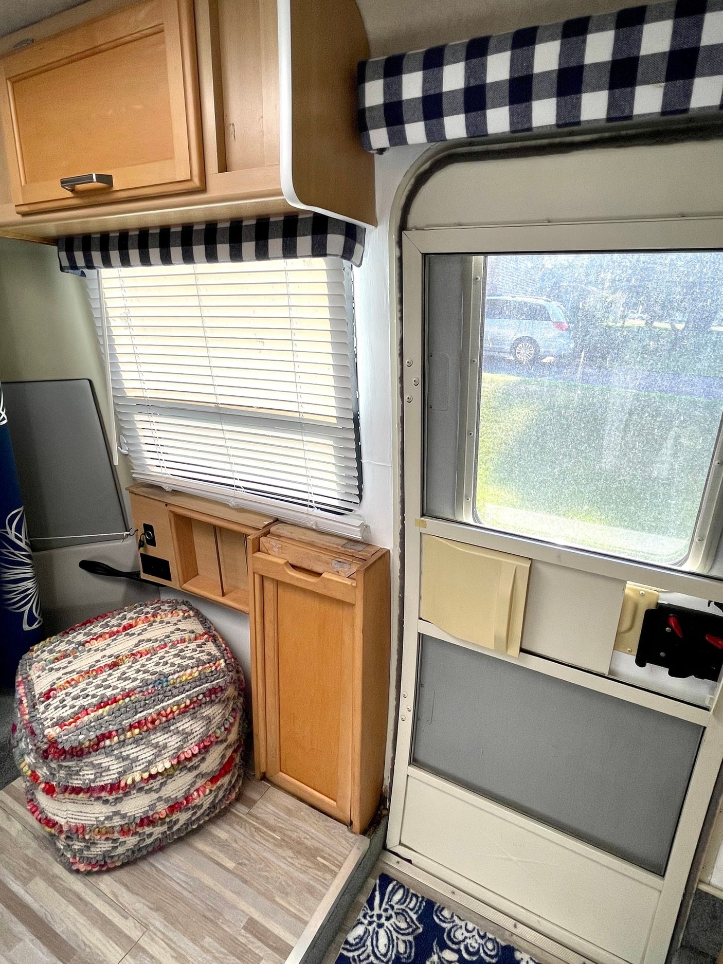 Mr. Bojangles - 2000 Winnebago Rialta 22HD