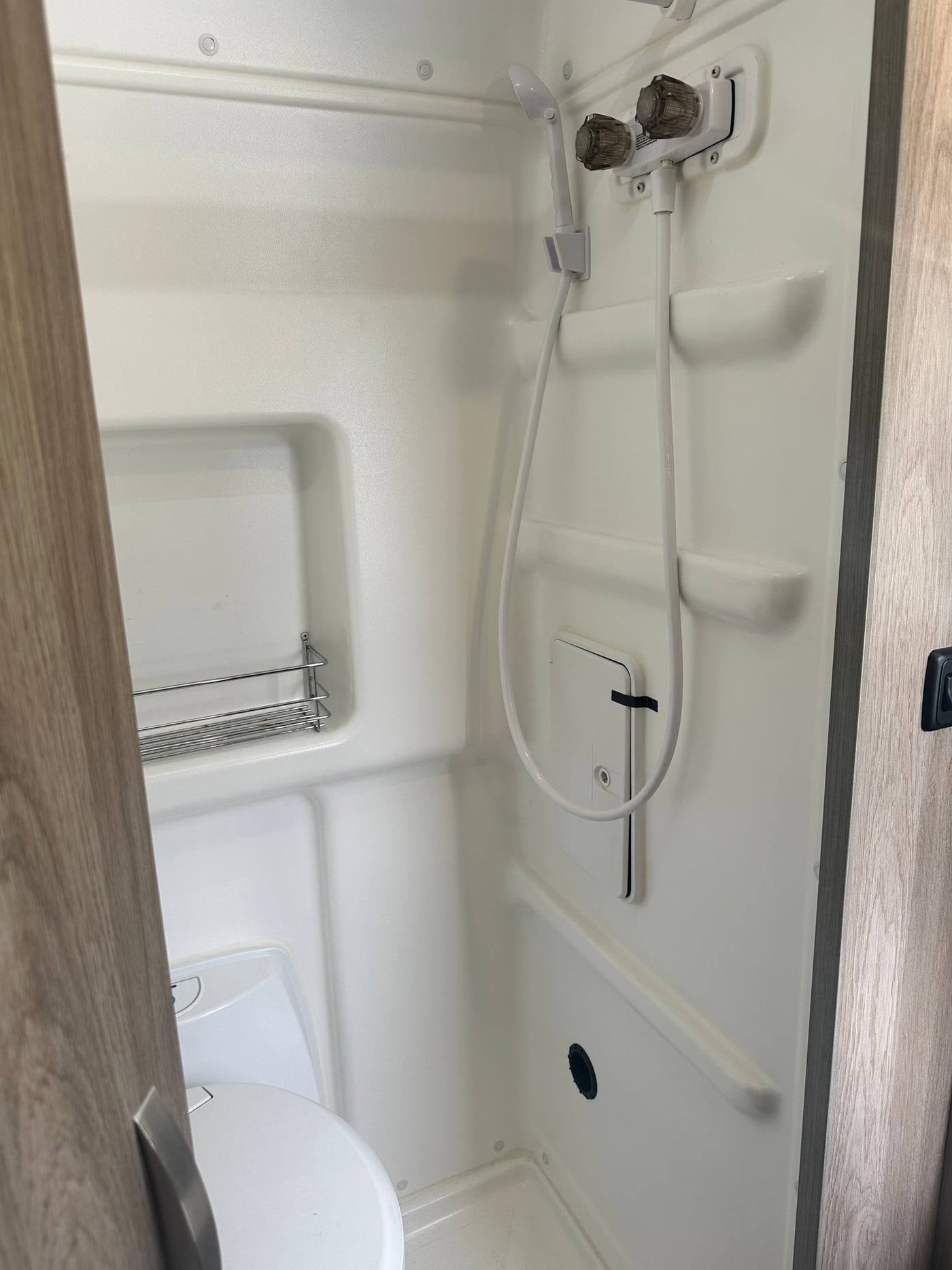  and a stocked fridge — photo 9