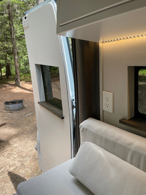 Like-New 2022 Sprinter 4x4 • Ultra-Low Miles • Premium Aluminum Build — photo 5