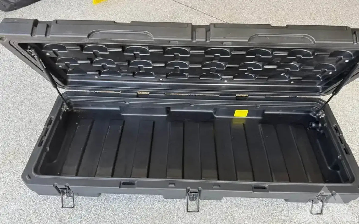 ROAM Adventure 83L Rugged Case — used cases & cargo boxes for sale