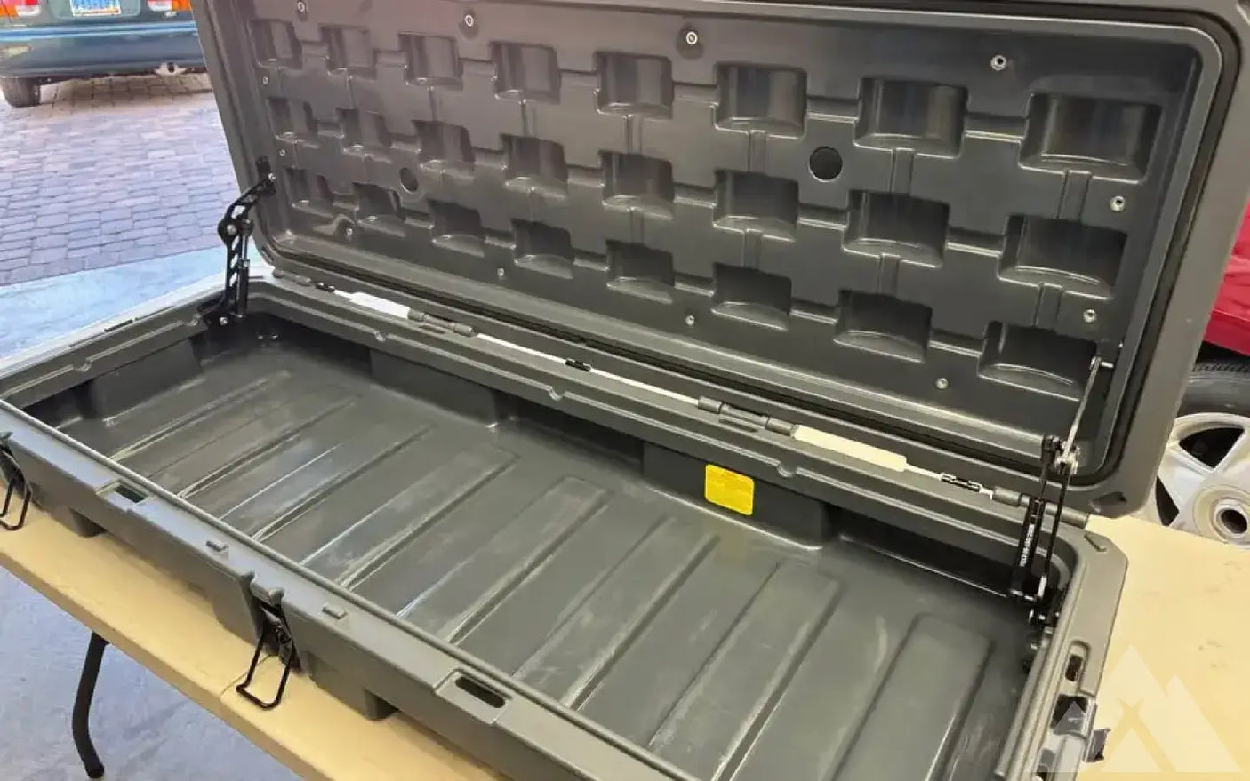 Roam Adventure 83L Rugged Case Slate Gray — used cases & cargo boxes for sale (photo 3)